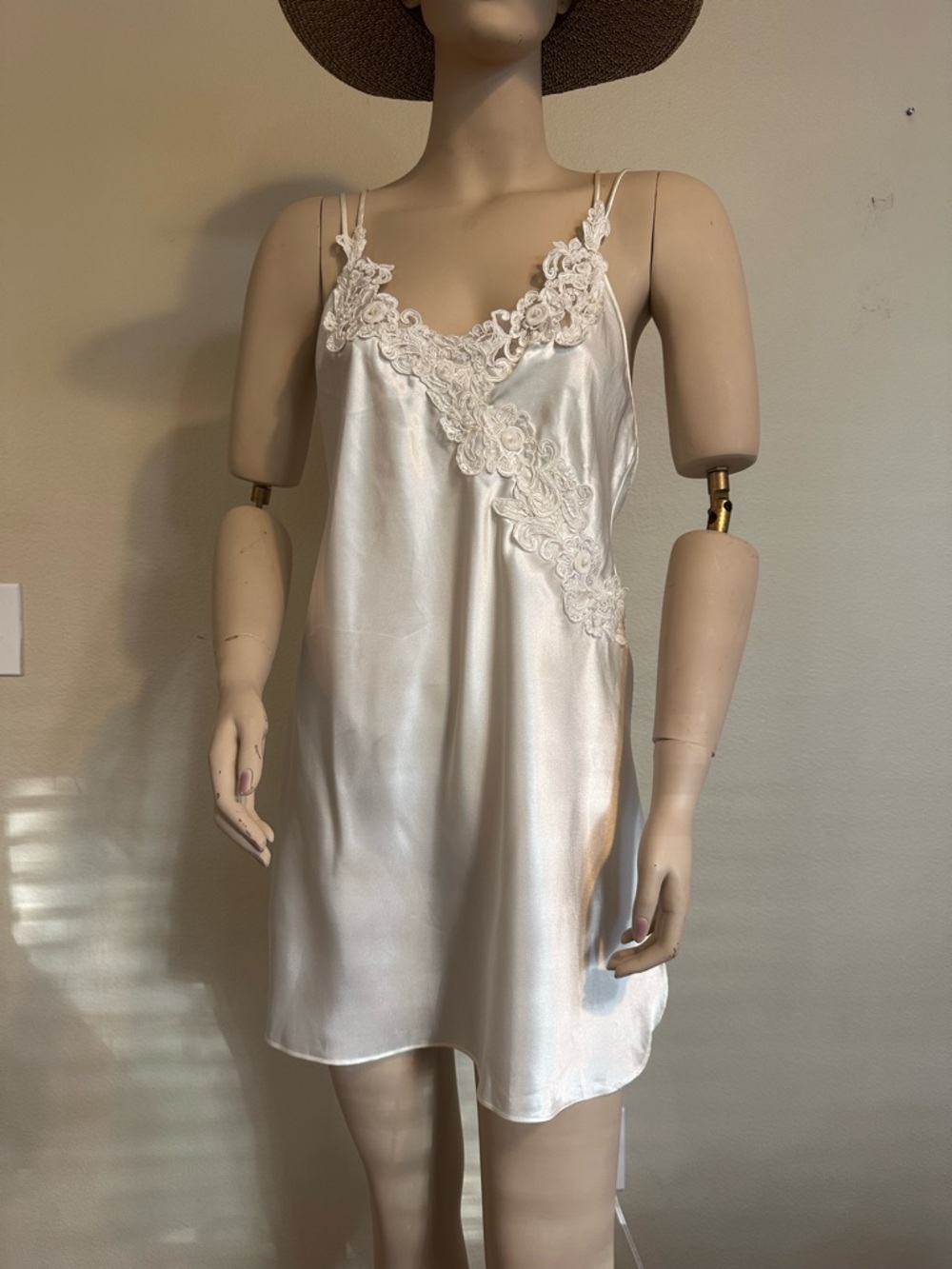 Vintage Ivory Lace-Trim Slip Chemise with Delicate Embroidery